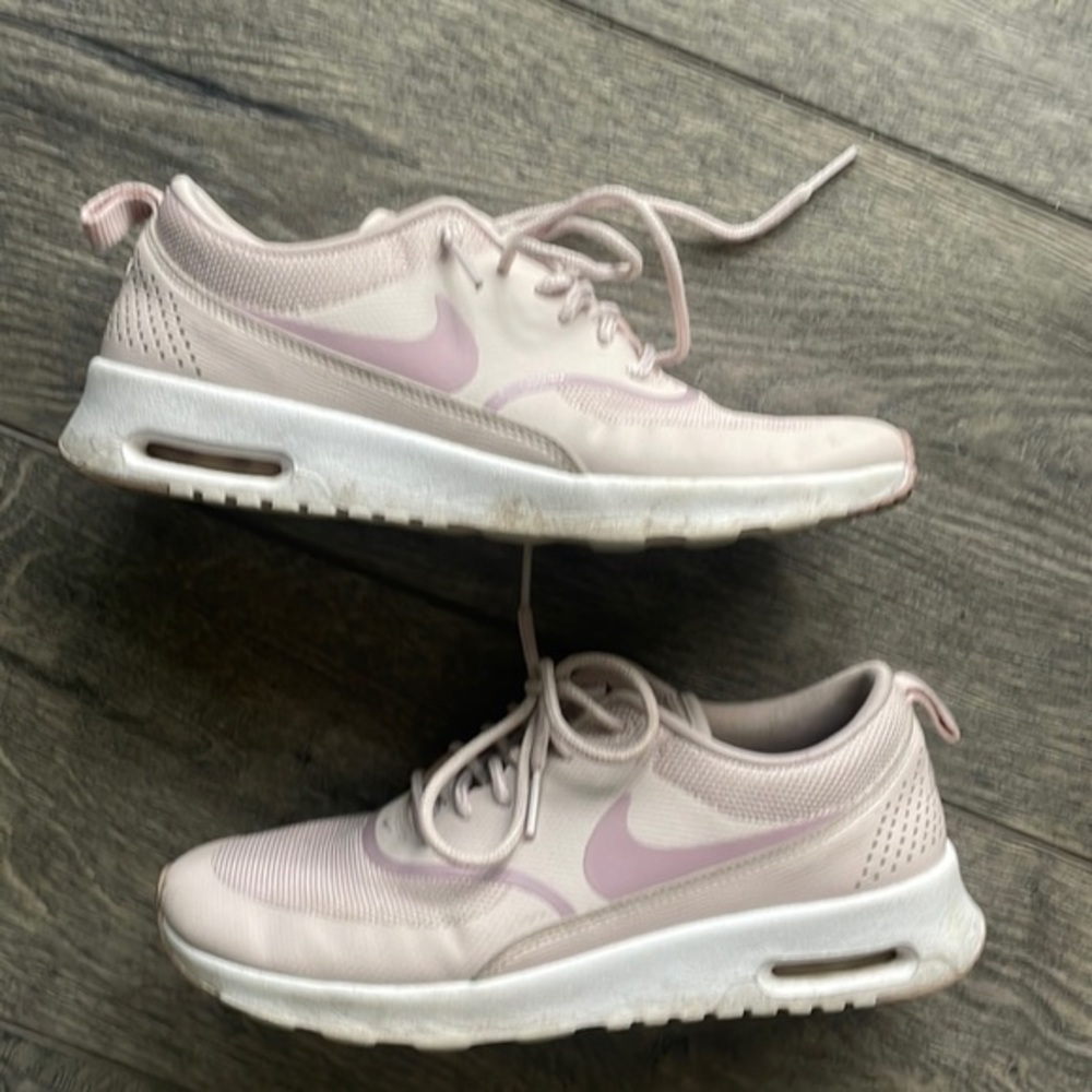 Nike shoes light pale pink size 7.5 athletic athleisure Air Max Thea